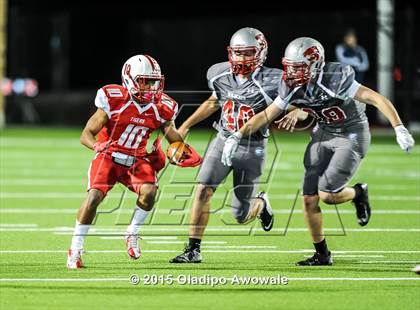 Thumbnail 3 in Terrell vs. Wilson (UIL 5A Bi-District Playoff) photogallery.
