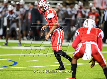 Thumbnail 1 in Terrell vs. Wilson (UIL 5A Bi-District Playoff) photogallery.