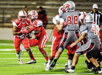 Thumbnail 2 in Terrell vs. Wilson (UIL 5A Bi-District Playoff) photogallery.