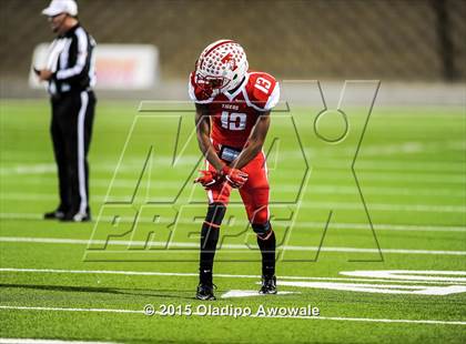 Thumbnail 2 in Terrell vs. Wilson (UIL 5A Bi-District Playoff) photogallery.