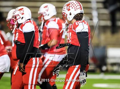 Thumbnail 3 in Terrell vs. Wilson (UIL 5A Bi-District Playoff) photogallery.