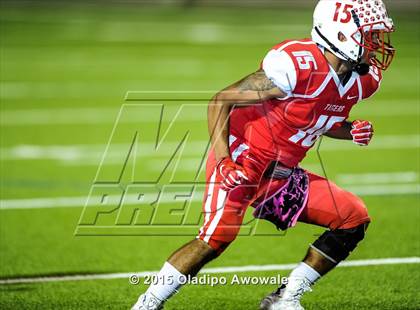 Thumbnail 1 in Terrell vs. Wilson (UIL 5A Bi-District Playoff) photogallery.