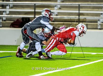 Thumbnail 3 in Terrell vs. Wilson (UIL 5A Bi-District Playoff) photogallery.