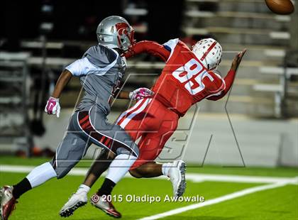 Thumbnail 3 in Terrell vs. Wilson (UIL 5A Bi-District Playoff) photogallery.