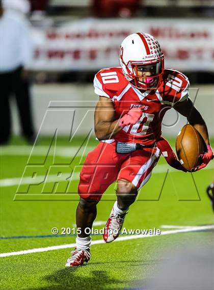 Thumbnail 1 in Terrell vs. Wilson (UIL 5A Bi-District Playoff) photogallery.