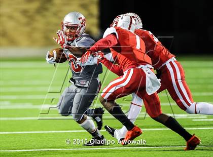 Thumbnail 3 in Terrell vs. Wilson (UIL 5A Bi-District Playoff) photogallery.