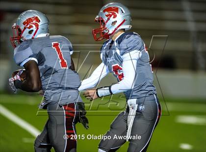 Thumbnail 3 in Terrell vs. Wilson (UIL 5A Bi-District Playoff) photogallery.