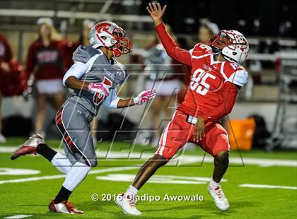 Thumbnail 1 in Terrell vs. Wilson (UIL 5A Bi-District Playoff) photogallery.