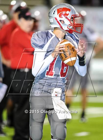Thumbnail 3 in Terrell vs. Wilson (UIL 5A Bi-District Playoff) photogallery.