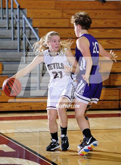 Thumbnail 2 in Sesser-Valier/Waltonville vs Harrisburg (Rangerette Christmas Classic) photogallery.