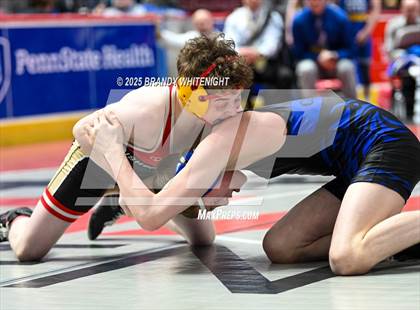 Thumbnail 3 in PIAA Boys AA/AAA Wrestling Championship photogallery.
