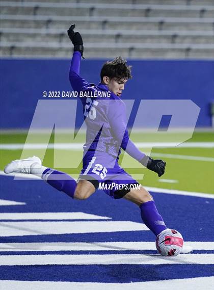 Thumbnail 2 in Allen vs. Coppell (UIL 6A Bi-District Playoff) photogallery.