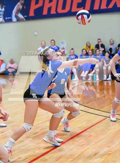 Thumbnail 2 in Cathedral Catholic vs. Santa Margarita (Nike Tournament of Champions) photogallery.