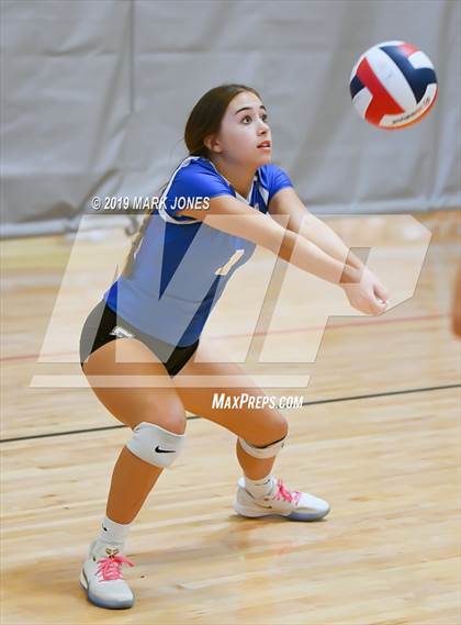 Thumbnail 2 in Cathedral Catholic vs. Santa Margarita (Nike Tournament of Champions) photogallery.