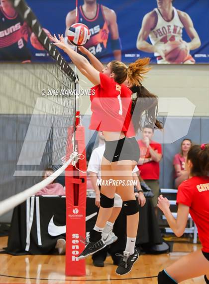 Thumbnail 3 in Cathedral Catholic vs. Santa Margarita (Nike Tournament of Champions) photogallery.