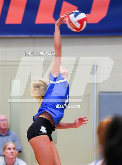 Thumbnail 2 in Cathedral Catholic vs. Santa Margarita (Nike Tournament of Champions) photogallery.