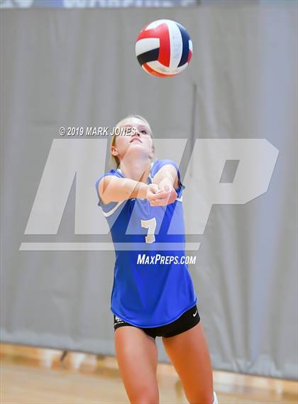 Thumbnail 2 in Cathedral Catholic vs. Santa Margarita (Nike Tournament of Champions) photogallery.