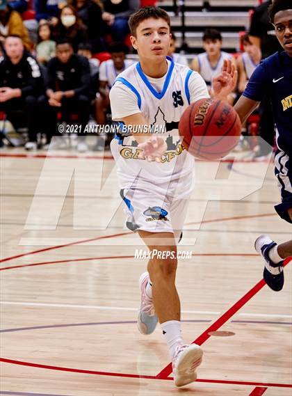 Thumbnail 1 in El Capitan vs. Inderkum (Cordova Christmas Classic) photogallery.