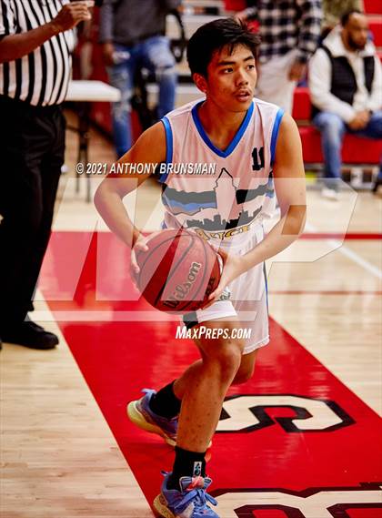 Thumbnail 2 in El Capitan vs. Inderkum (Cordova Christmas Classic) photogallery.