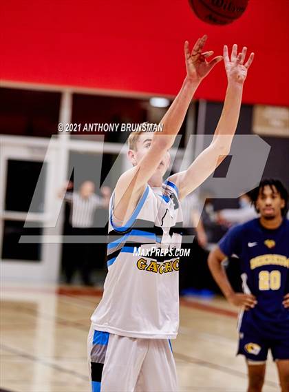 Thumbnail 2 in El Capitan vs. Inderkum (Cordova Christmas Classic) photogallery.