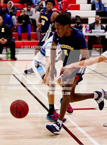 Thumbnail 2 in El Capitan vs. Inderkum (Cordova Christmas Classic) photogallery.