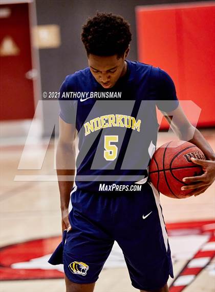 Thumbnail 2 in El Capitan vs. Inderkum (Cordova Christmas Classic) photogallery.