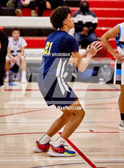 Thumbnail 2 in El Capitan vs. Inderkum (Cordova Christmas Classic) photogallery.