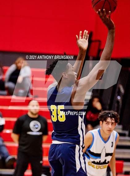 Thumbnail 2 in El Capitan vs. Inderkum (Cordova Christmas Classic) photogallery.