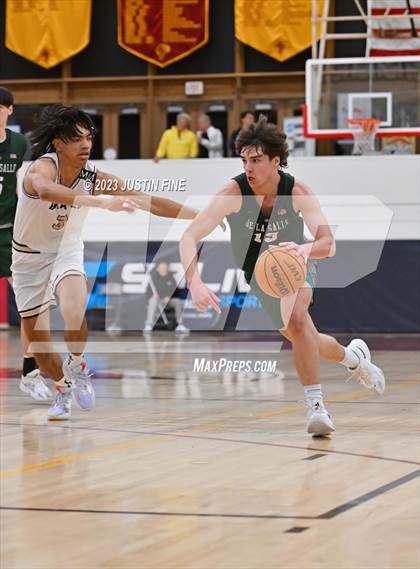 Thumbnail 1 in St. John Bosco vs. De La Salle (Torrey Pines Holiday Classic) photogallery.