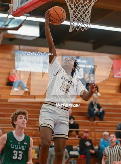 Thumbnail 3 in St. John Bosco vs. De La Salle (Torrey Pines Holiday Classic) photogallery.