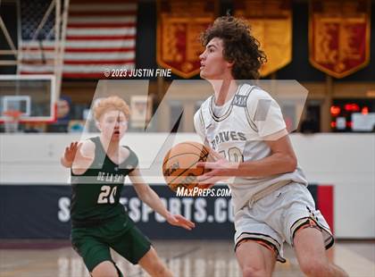 Thumbnail 2 in St. John Bosco vs. De La Salle (Torrey Pines Holiday Classic) photogallery.