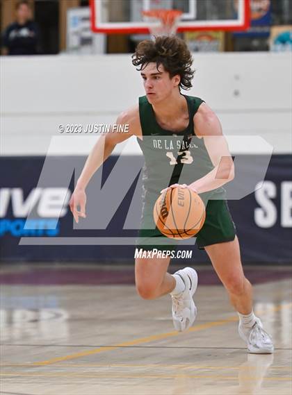 Thumbnail 3 in St. John Bosco vs. De La Salle (Torrey Pines Holiday Classic) photogallery.