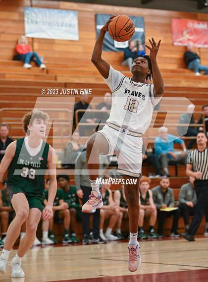 Thumbnail 2 in St. John Bosco vs. De La Salle (Torrey Pines Holiday Classic) photogallery.