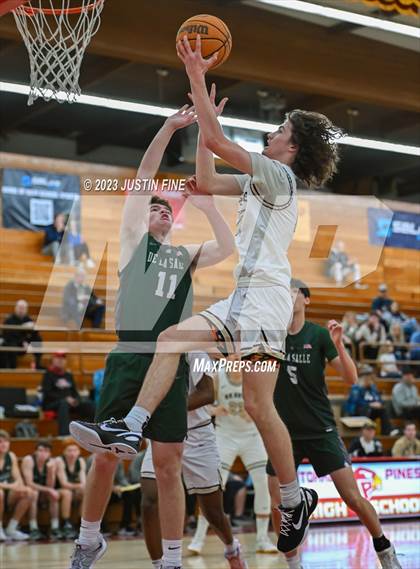 Thumbnail 1 in St. John Bosco vs. De La Salle (Torrey Pines Holiday Classic) photogallery.