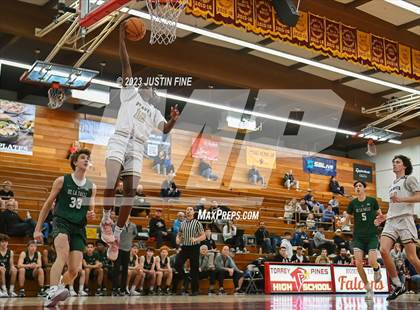 Thumbnail 2 in St. John Bosco vs. De La Salle (Torrey Pines Holiday Classic) photogallery.