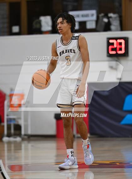 Thumbnail 2 in St. John Bosco vs. De La Salle (Torrey Pines Holiday Classic) photogallery.