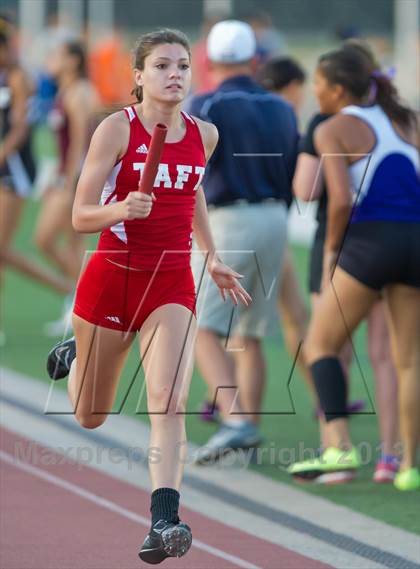 Thumbnail 1 in NISD District Track Meet photogallery.