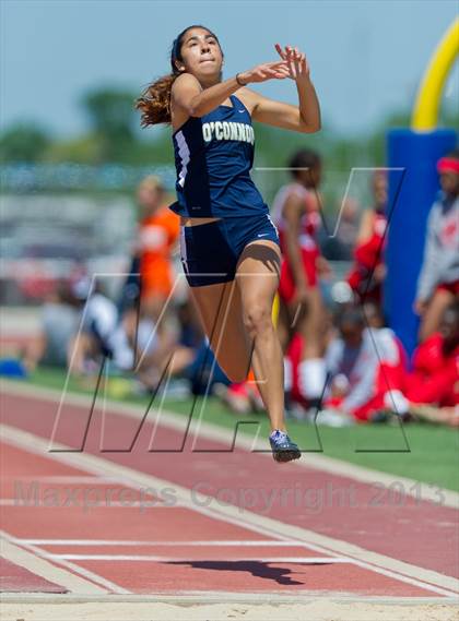 Thumbnail 3 in NISD District Track Meet photogallery.
