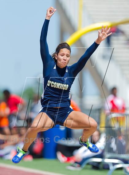 Thumbnail 3 in NISD District Track Meet photogallery.