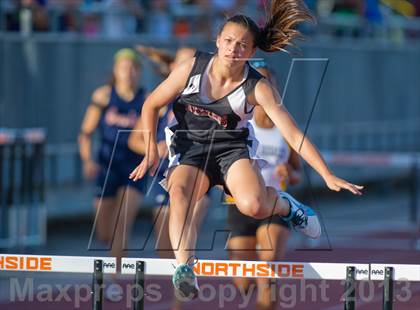 Thumbnail 3 in NISD District Track Meet photogallery.