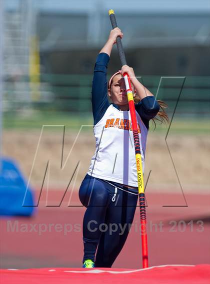 Thumbnail 2 in NISD District Track Meet photogallery.