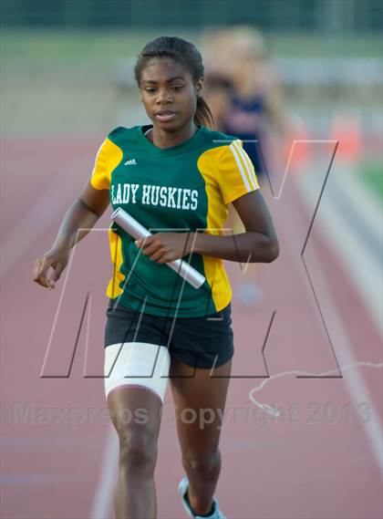 Thumbnail 1 in NISD District Track Meet photogallery.