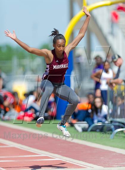 Thumbnail 2 in NISD District Track Meet photogallery.