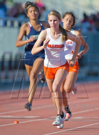 Thumbnail 2 in NISD District Track Meet photogallery.