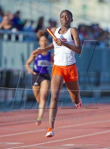 Thumbnail 2 in NISD District Track Meet photogallery.