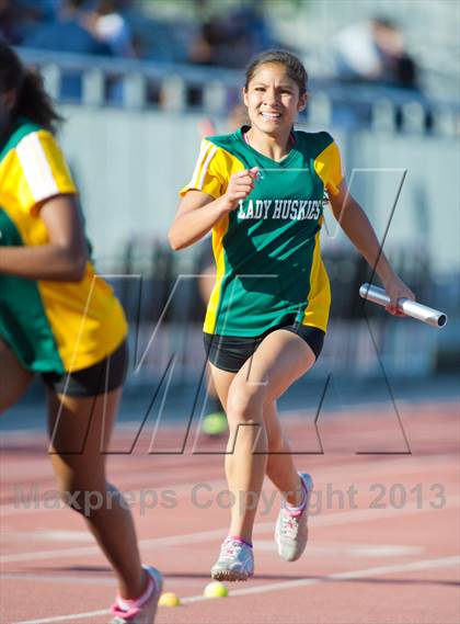 Thumbnail 1 in NISD District Track Meet photogallery.