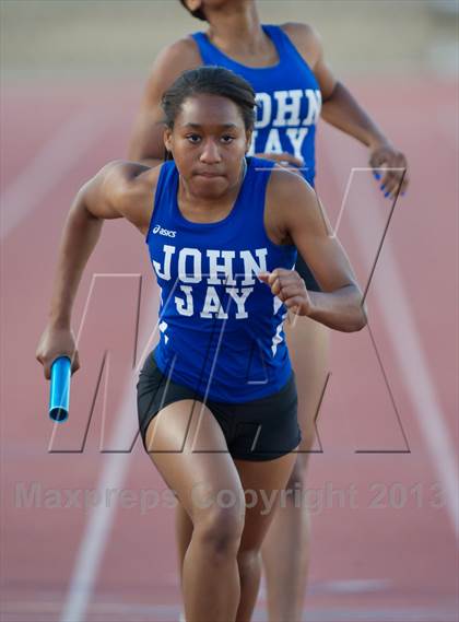Thumbnail 2 in NISD District Track Meet photogallery.