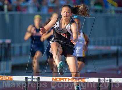 Thumbnail 2 in NISD District Track Meet photogallery.