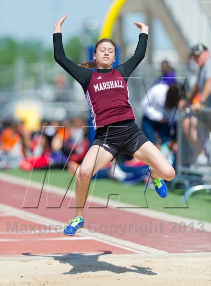 Thumbnail 2 in NISD District Track Meet photogallery.