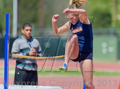 Thumbnail 3 in NISD District Track Meet photogallery.